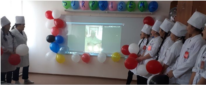 English teacher S.O. Zharlygasova held an extracurricular event “Surprise me!”. 